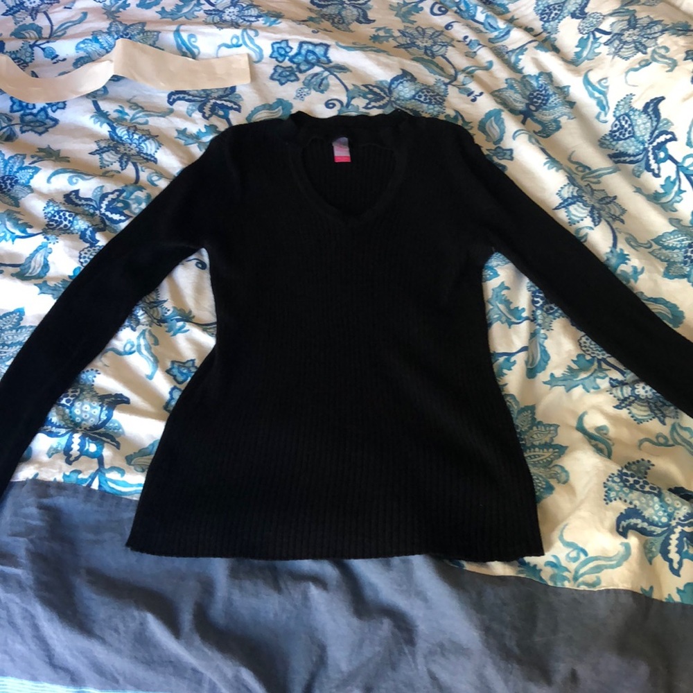 Black cut-out neck sweater - Picture 1 of 3